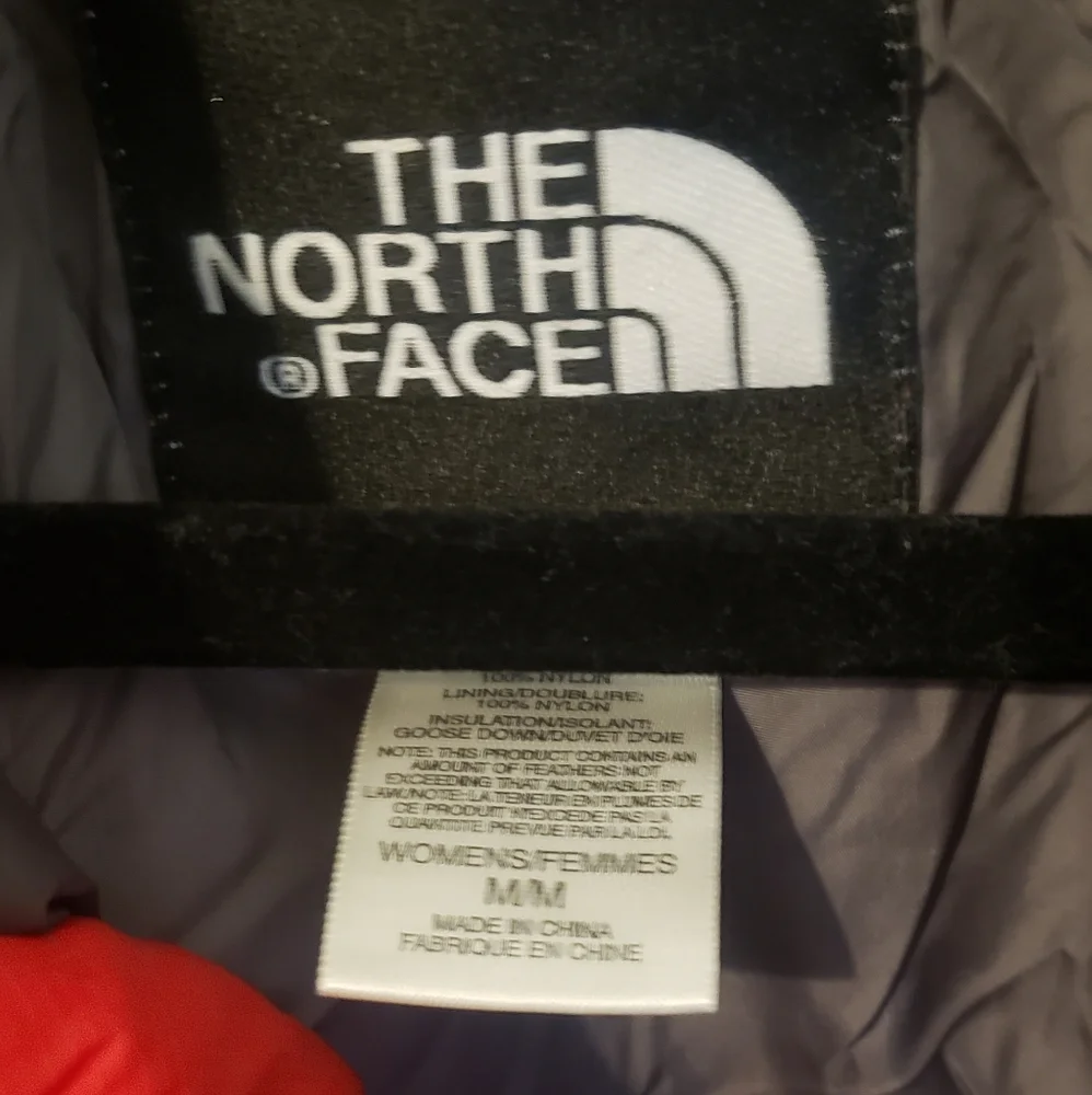 The North Face Red puffer jacket - Picture 3 of 10